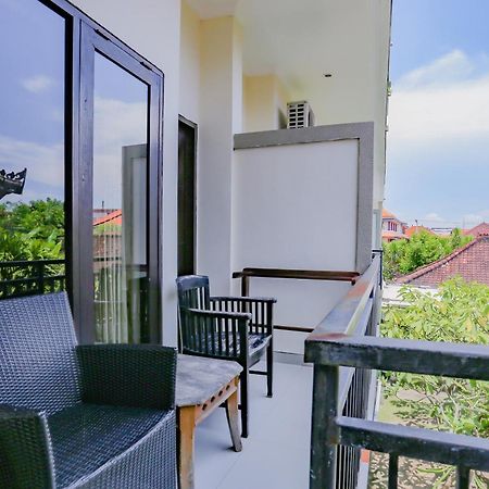 Oyo 4012 Ari Beach Inn Кута Экстерьер фото