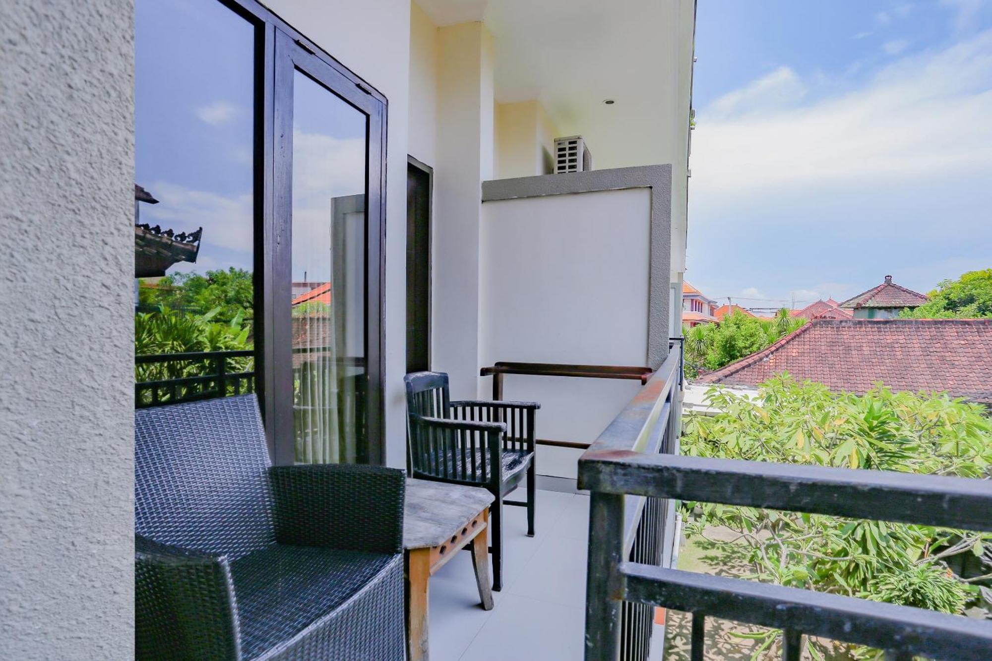 Oyo 4012 Ari Beach Inn Кута Экстерьер фото