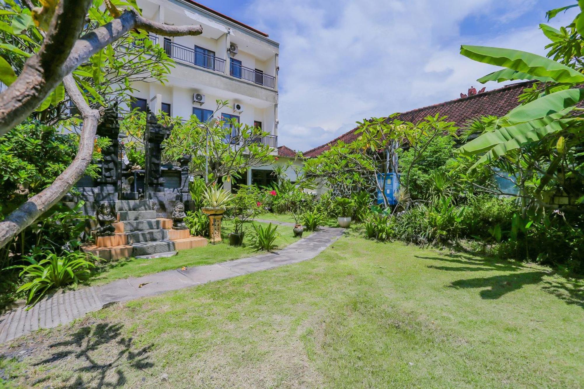 Oyo 4012 Ari Beach Inn Кута Экстерьер фото