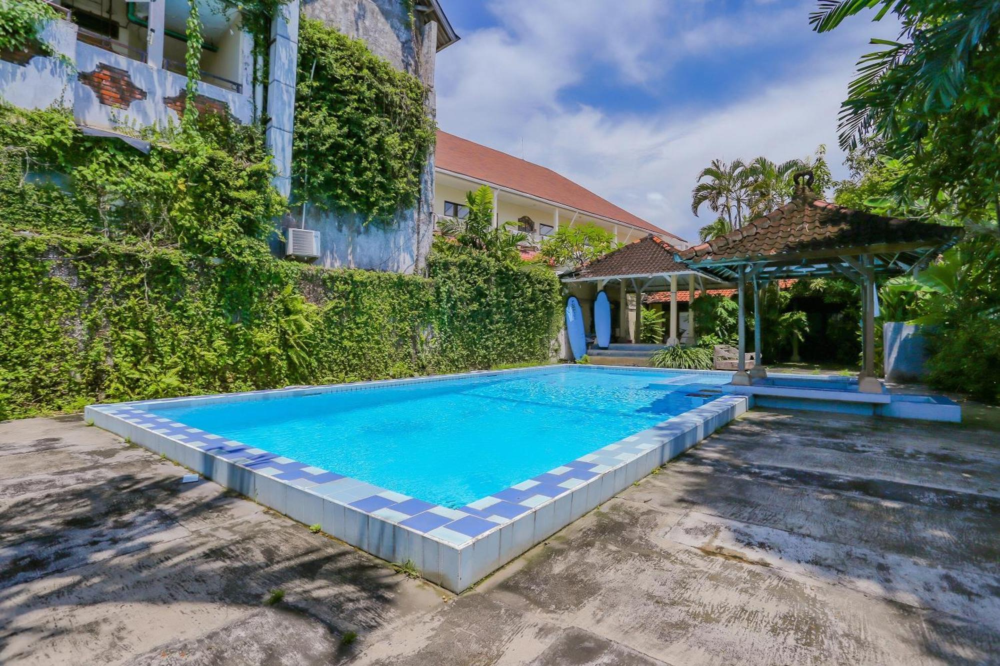 Oyo 4012 Ari Beach Inn Кута Экстерьер фото