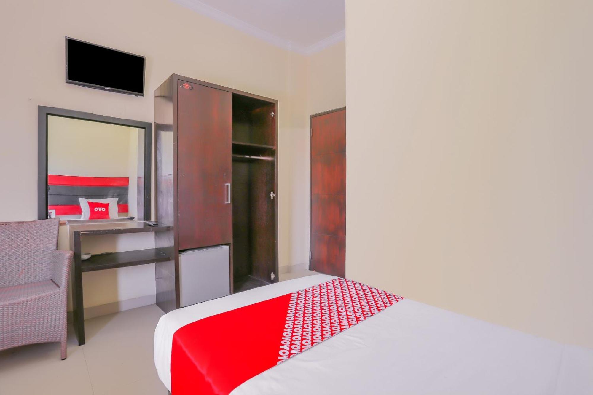 Oyo 4012 Ari Beach Inn Кута Экстерьер фото
