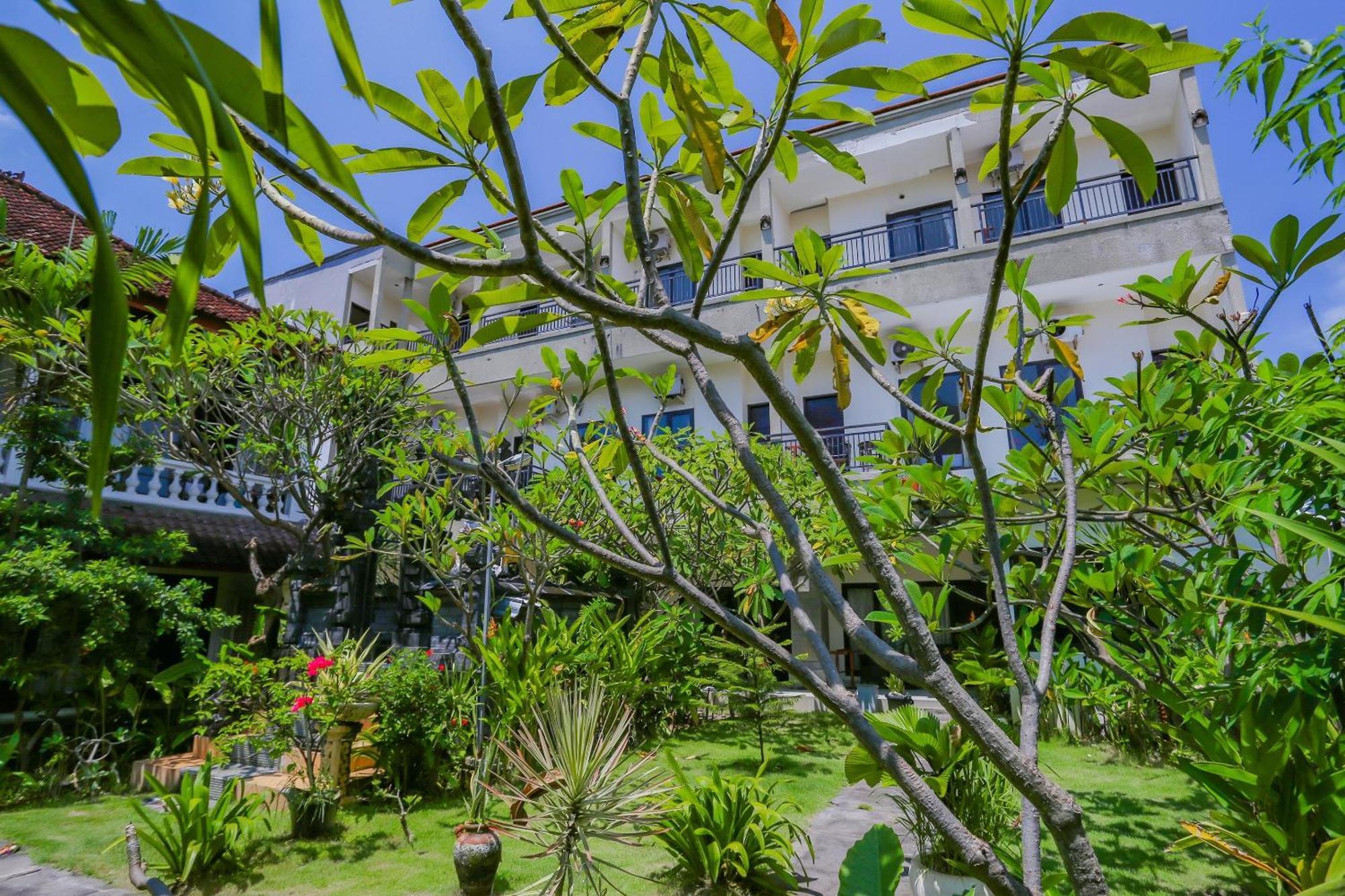 Oyo 4012 Ari Beach Inn Кута Экстерьер фото