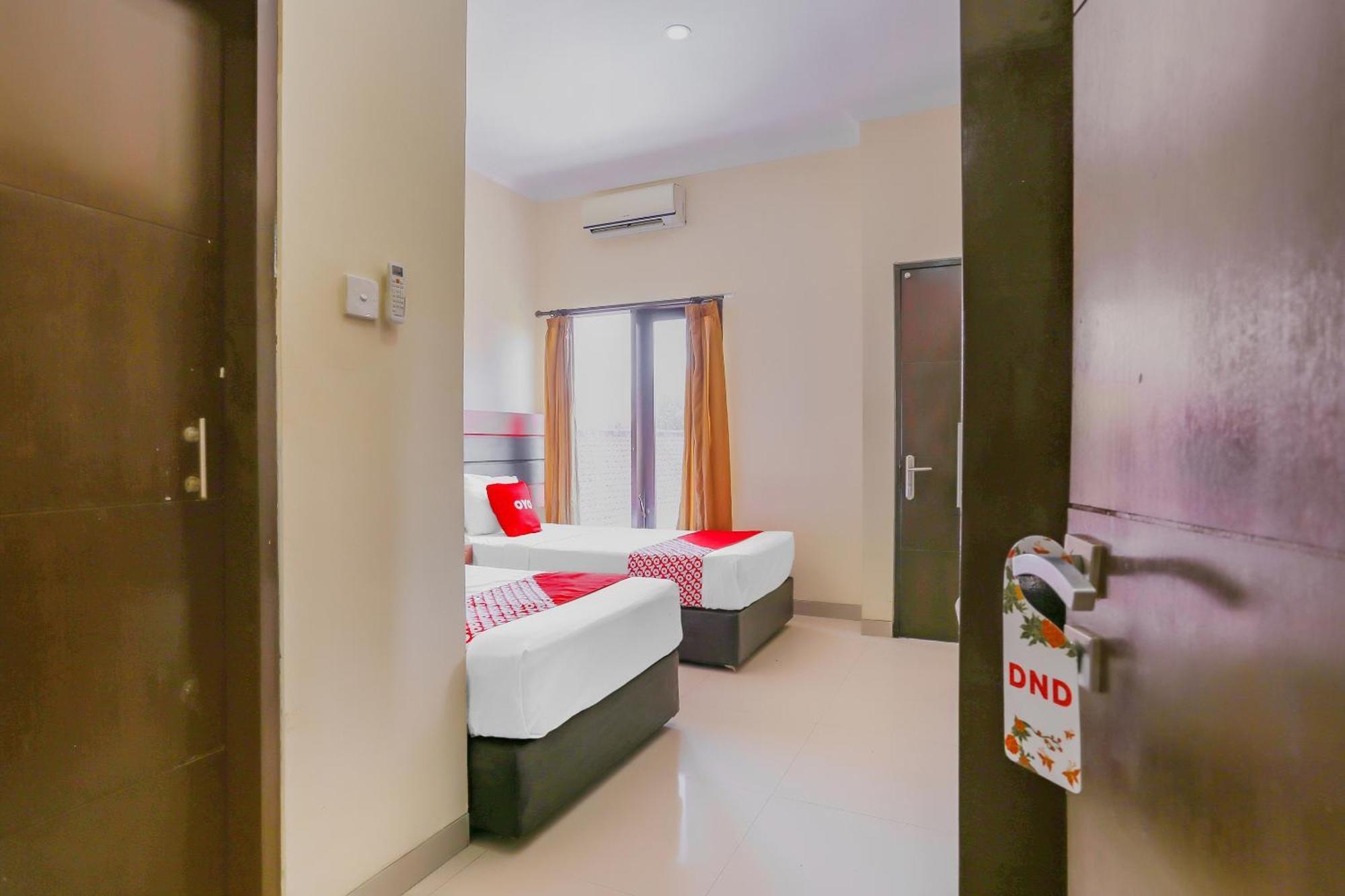 Oyo 4012 Ari Beach Inn Кута Экстерьер фото