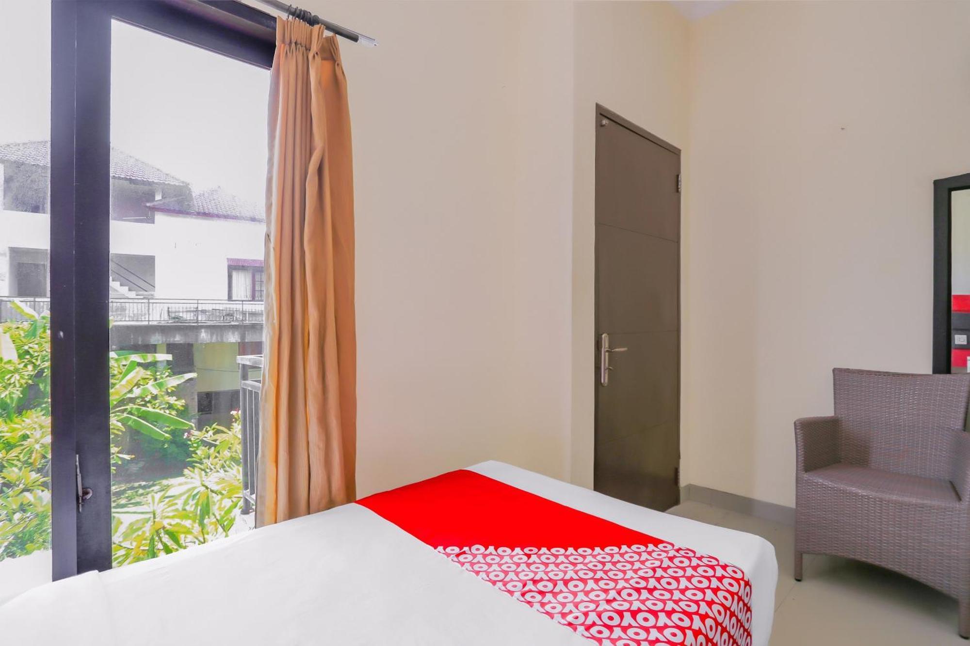 Oyo 4012 Ari Beach Inn Кута Экстерьер фото