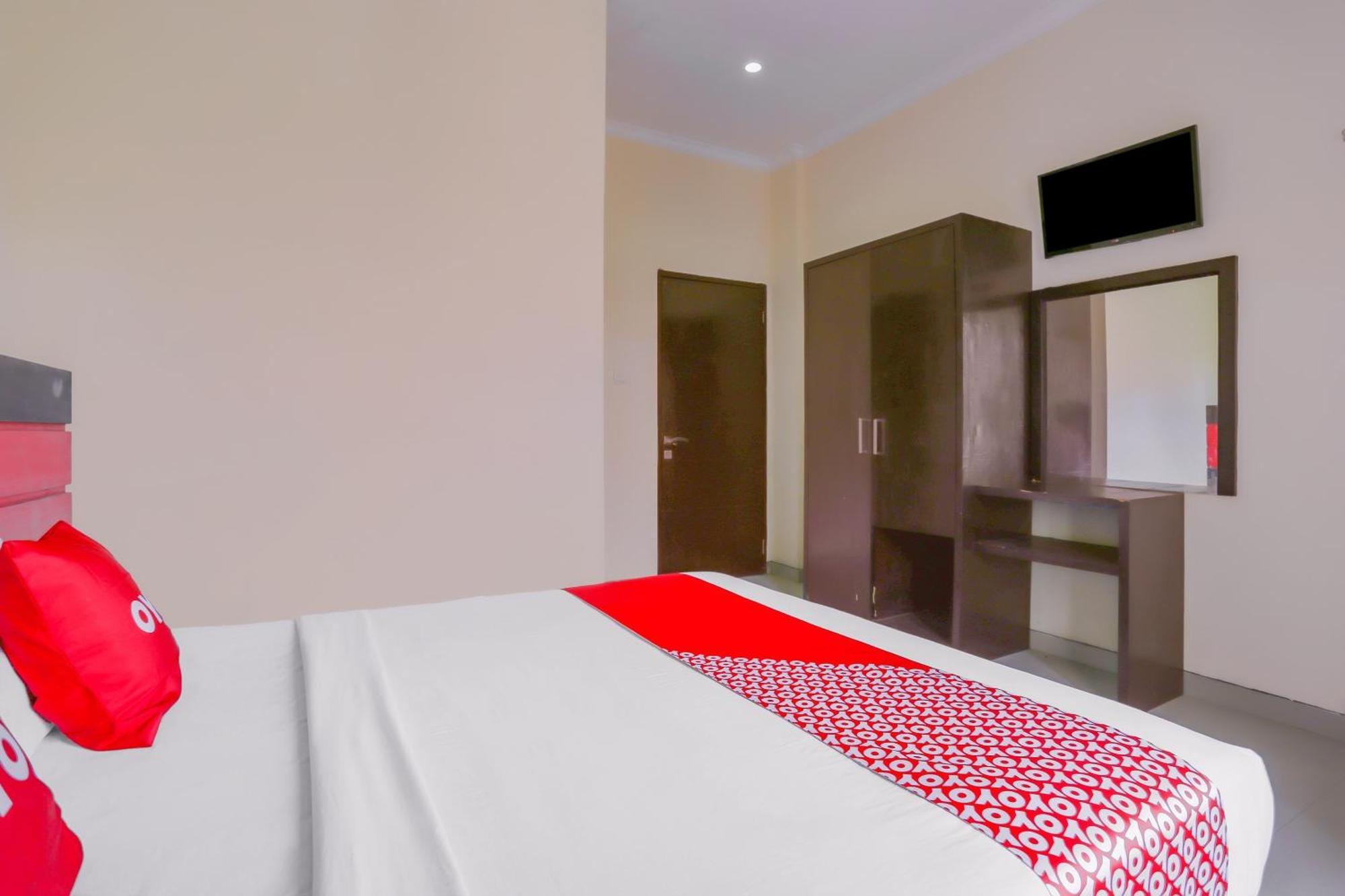 Oyo 4012 Ari Beach Inn Кута Экстерьер фото